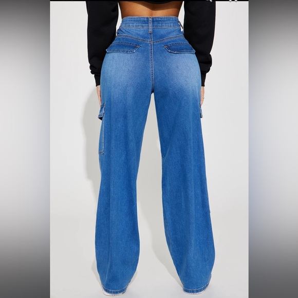 Take The High Road Cargo Jeans - Medium Wash - Picture 3 of 8